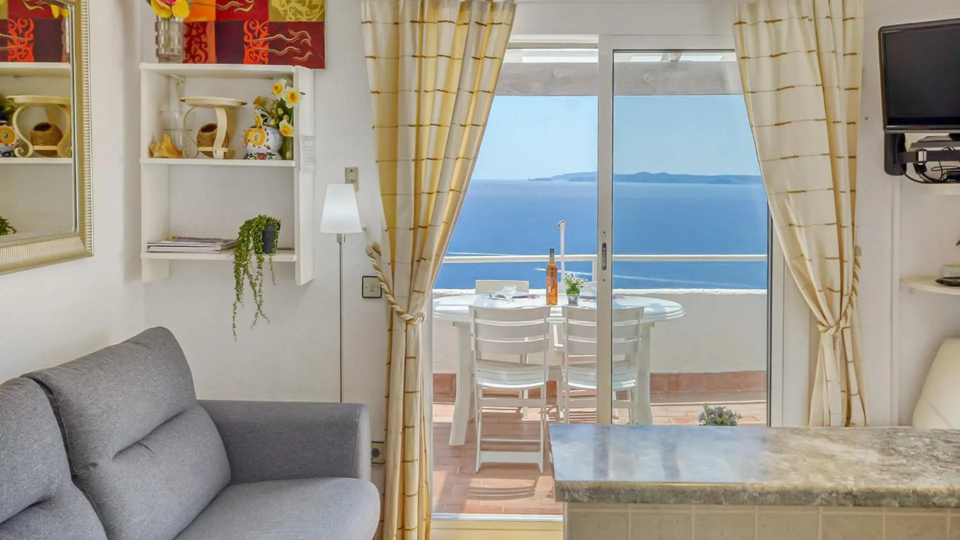 Apartment With Furnished Terrace Roses Spain