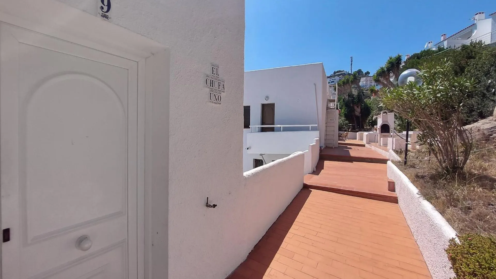 Apartment With Furnished Terrace Roses