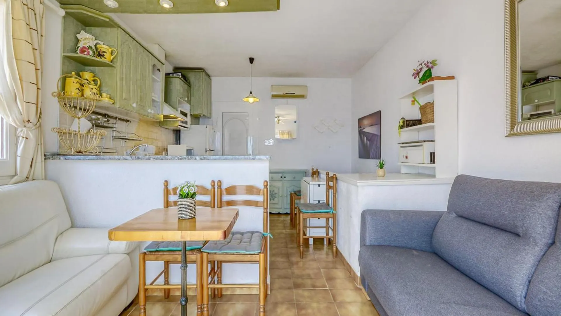 Apartment With Furnished Terrace Roses